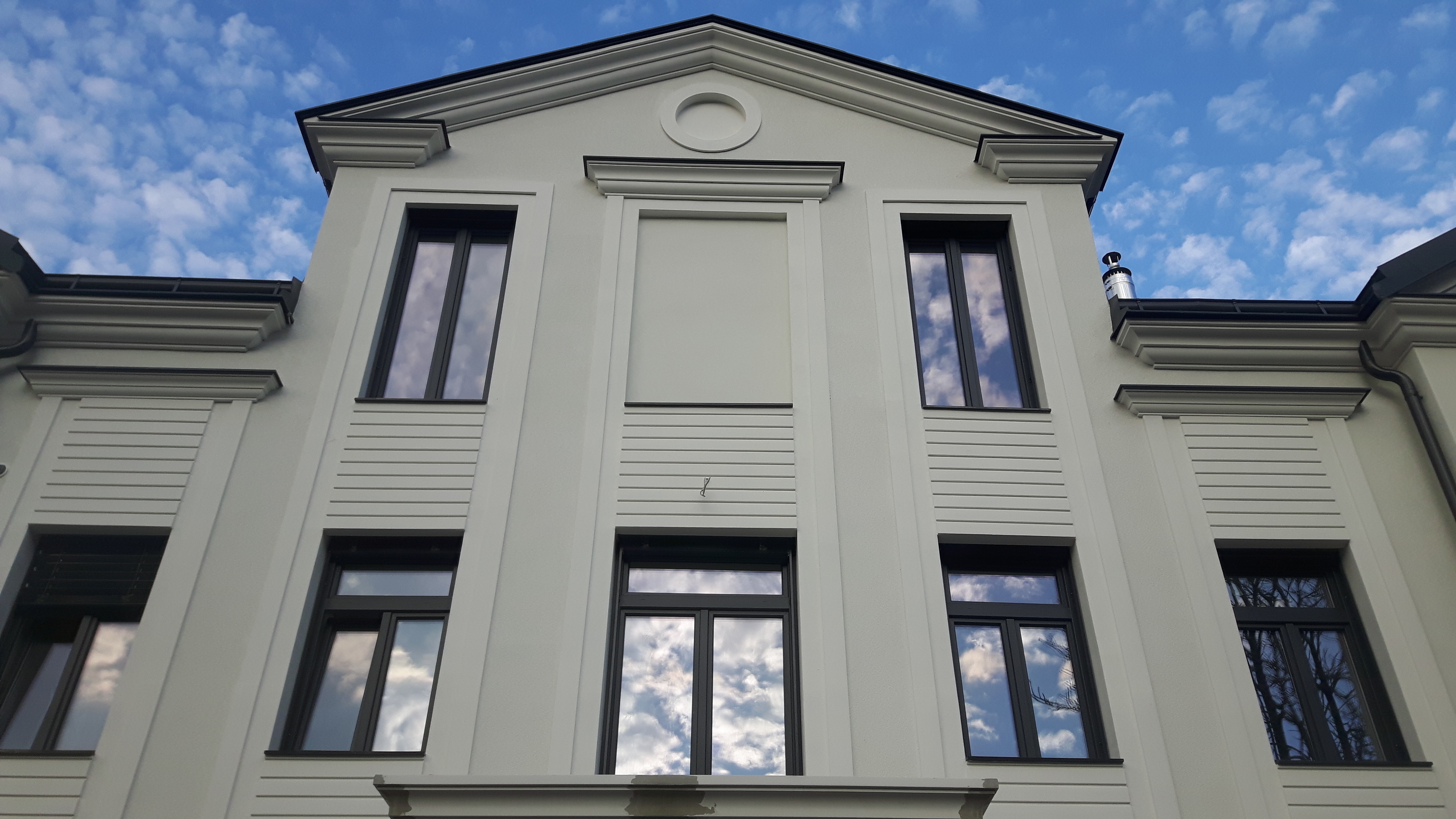 Zinshaus, Immobilienentwicklung, Gewerbeimmobilien, Bestandsimmobilie